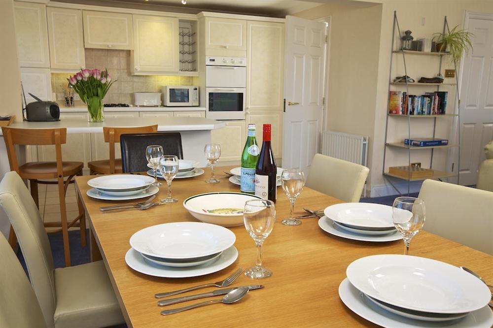 Dining area at 10 Thurlestone Rock Apartments in Thurlestone, Kingsbridge