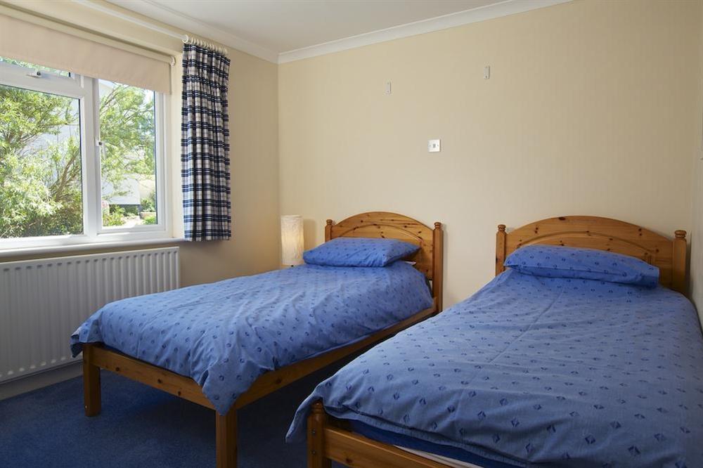 Twin bedroom at 10 Thurlestone Rock Apartments in Thurlestone, Kingsbridge