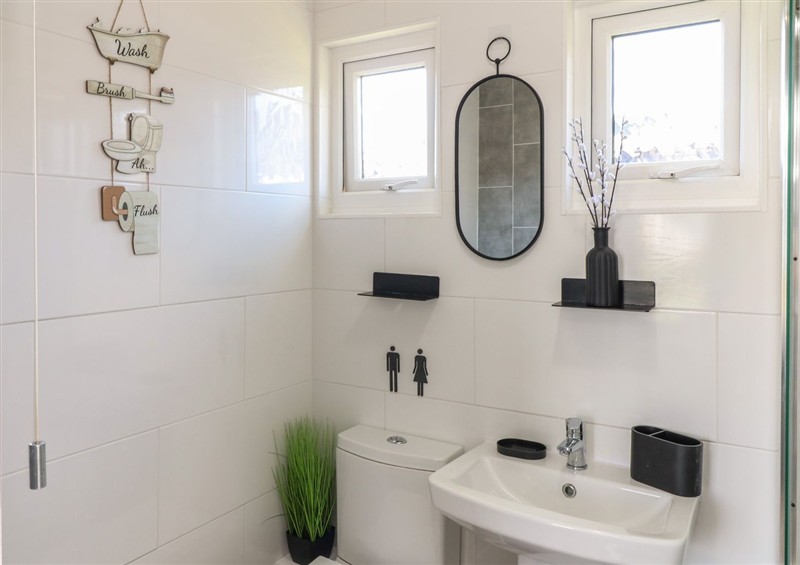 The bathroom at 106 Cherry Park, Chapel St Leonards