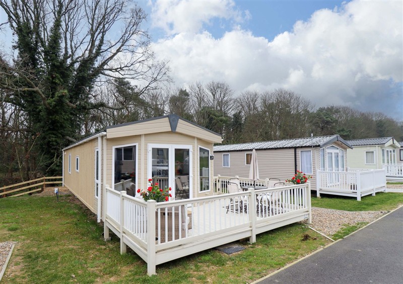 There is a pool at 108 Fox Burrow Hang, Caldecott Hall Golf and Spar Resort near Gorleston-On-Sea