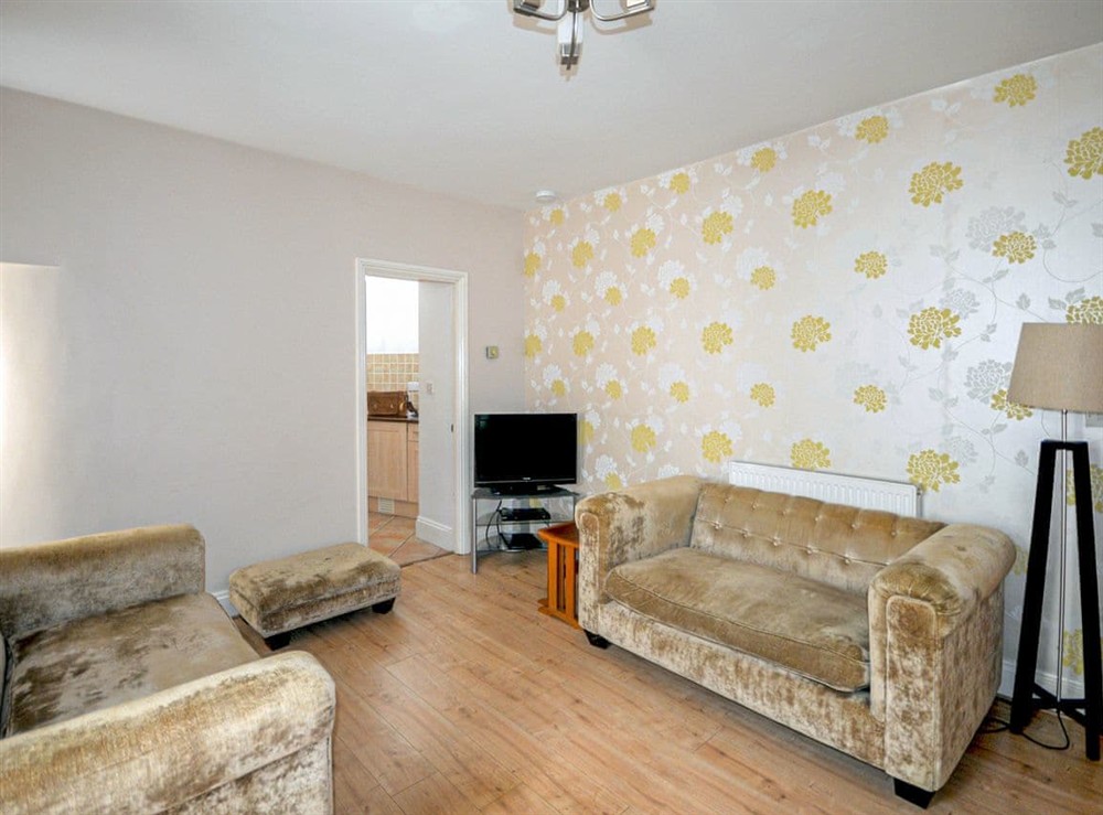 Living room at 10a Trinity Mews in Torquay, Devon
