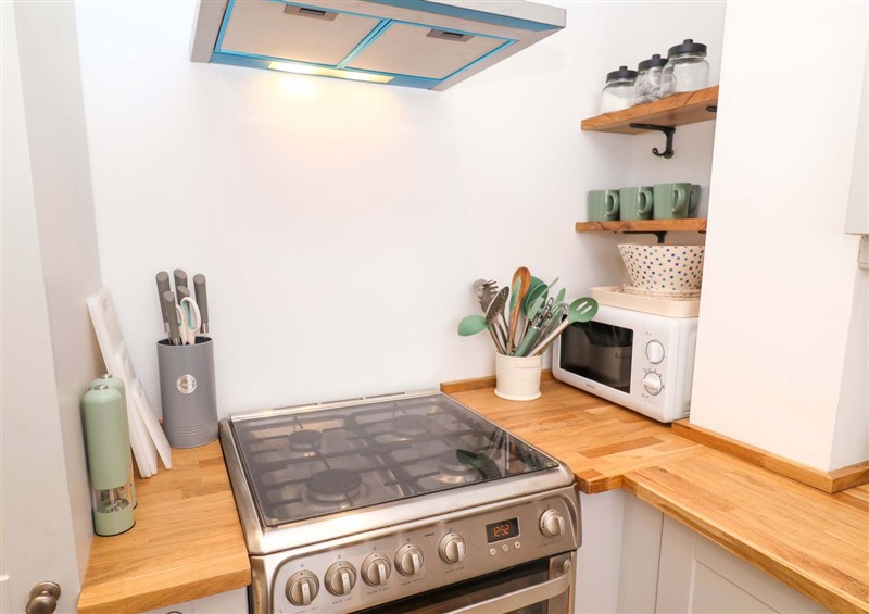 The kitchen (photo 2) at 11 Ballygate, Beccles