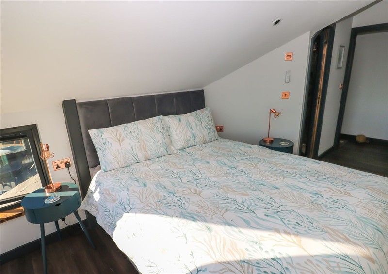 One of the 2 bedrooms at 11 Brython Place, Tenby