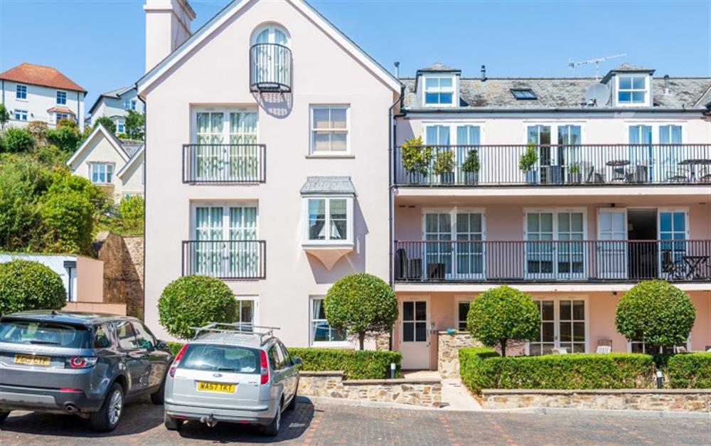 Exterior view of 11 Combehaven at 11 Combehaven in Salcombe