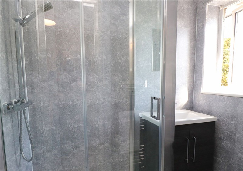 Bathroom at 11 Penygroes, Llanddeusant