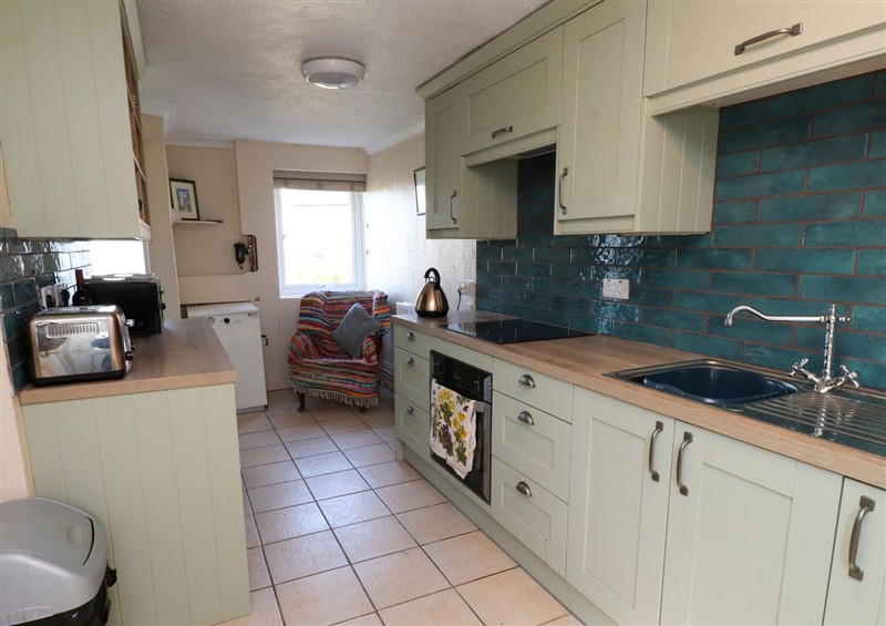 Kitchen at 11 Penygroes, Llanddeusant