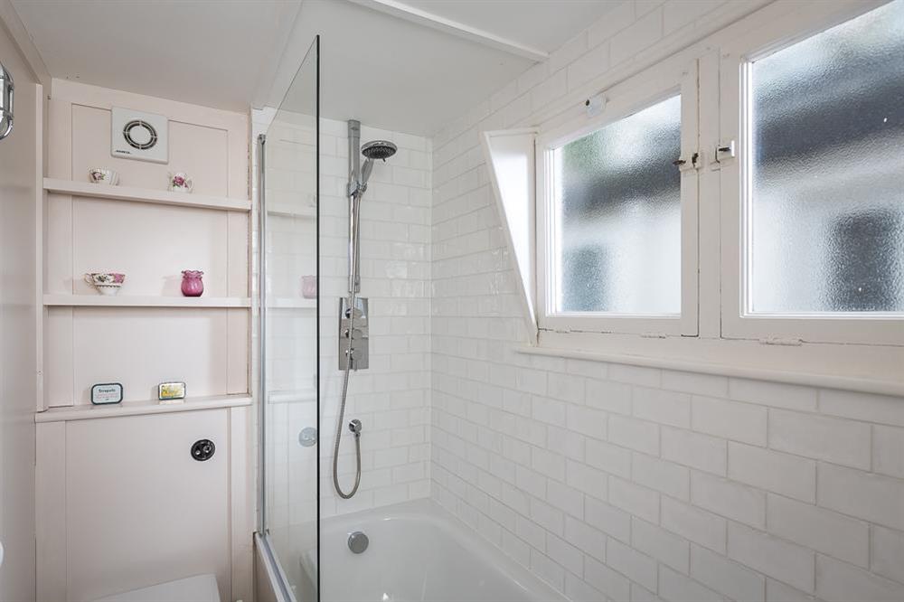 Second bathroom with shower over at 11 Robinsons Row in , Salcombe