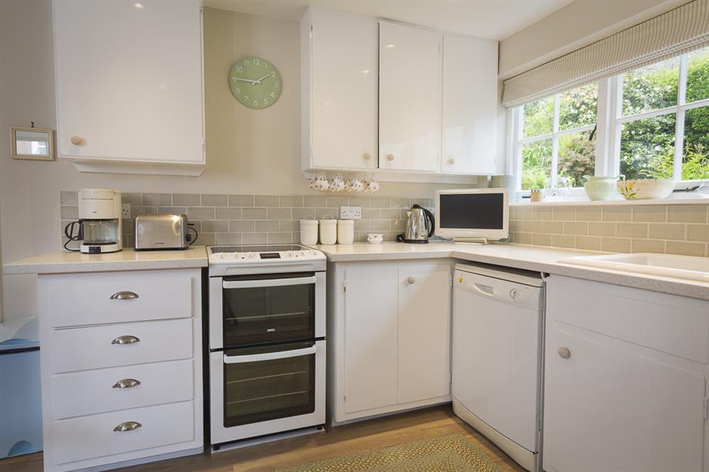Well equipped cottage kitchen (photo 2) at 11 Robinsons Row in , Salcombe