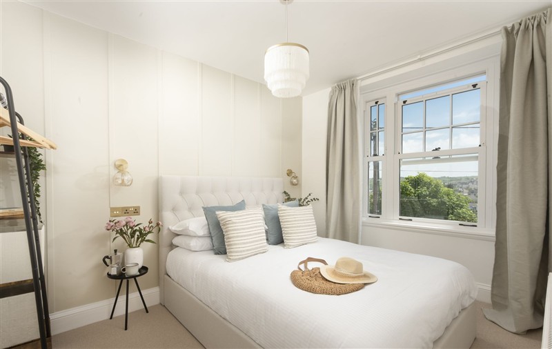 A bedroom in 11 Tywarnhayle House at 11 Tywarnhayle House, Cornwall