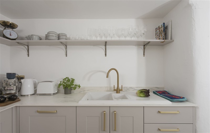 This is the kitchen at 11 Tywarnhayle House, Cornwall