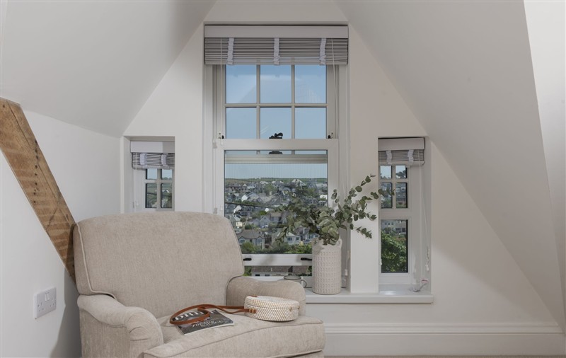 This is the living room at 11 Tywarnhayle House, Cornwall