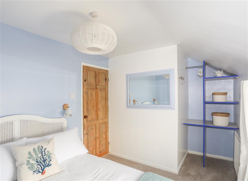 One of the 2 bedrooms at 12 Brynffynnon, Y Felinheli