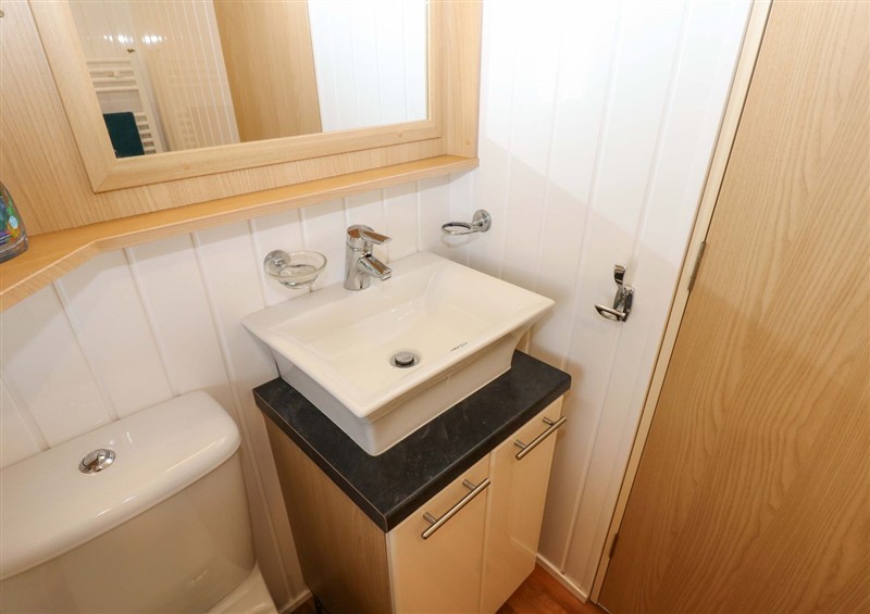 The bathroom (photo 2) at 12 Field View, High Hesket