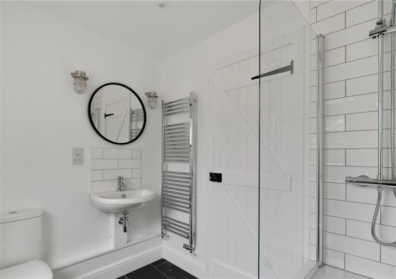 The bathroom at 12 Mill Green, Lyme Regis