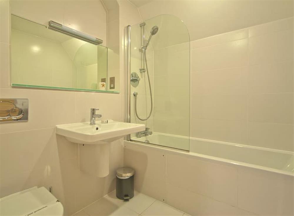 Bathroom at 12 Ocean Point Penthouse in , Saunton & Braunton