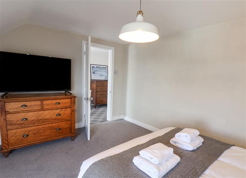 One of the 5 bedrooms (photo 2) at 12 Westfield Terrace, Loftus