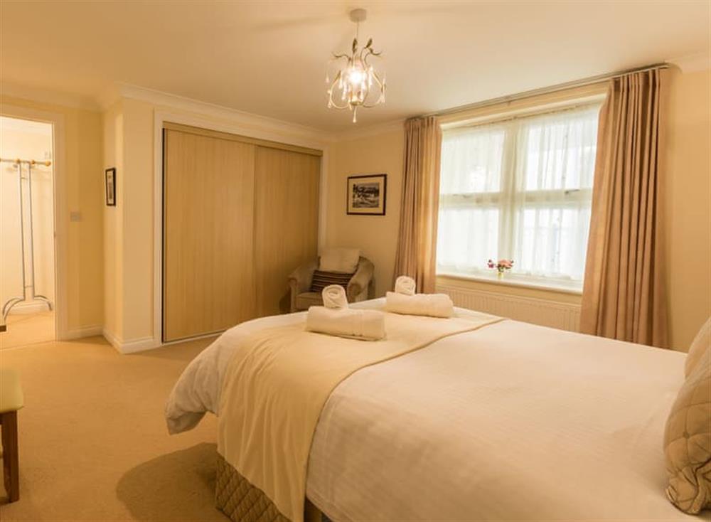 Double bedroom (photo 2) at 13 Great Cliff in Dawlish, South Devon