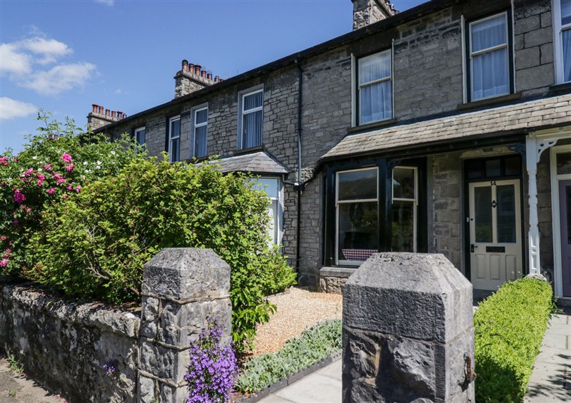 This is 14 Castle Garth