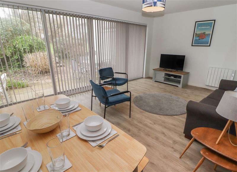 Relax in the living area (photo 2) at 14 Coedrath Park, Saundersfoot