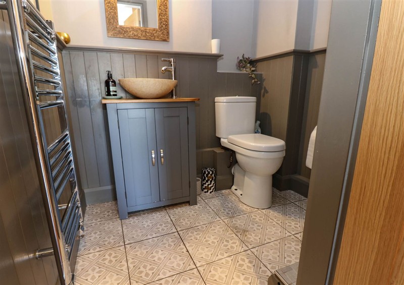 Bathroom (photo 3) at 14 Hill Close, Reeth