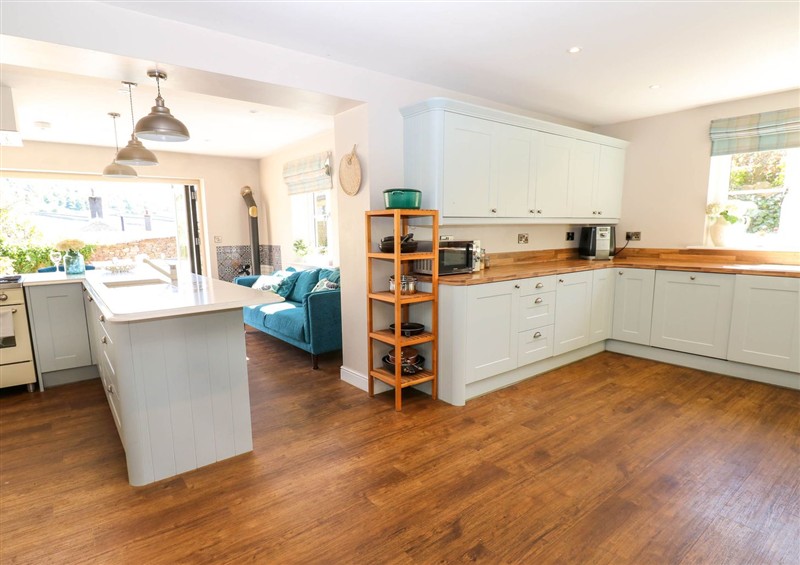 Kitchen (photo 5) at 14 Hill Close, Reeth