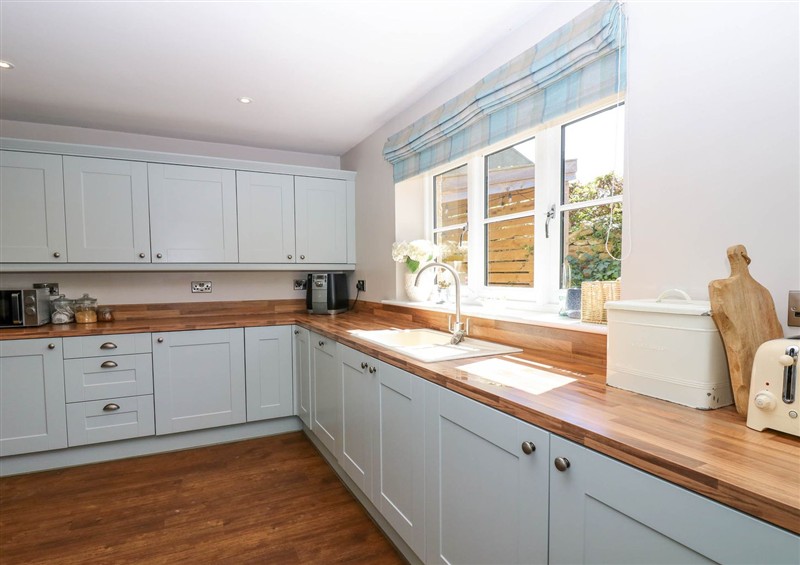 Kitchen (photo 7) at 14 Hill Close, Reeth