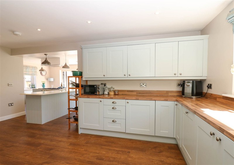 Kitchen (photo 8) at 14 Hill Close, Reeth