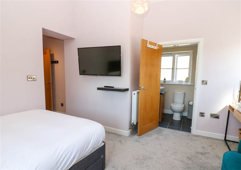 One of the bedrooms (photo 2) at 14 Hill Close, Reeth