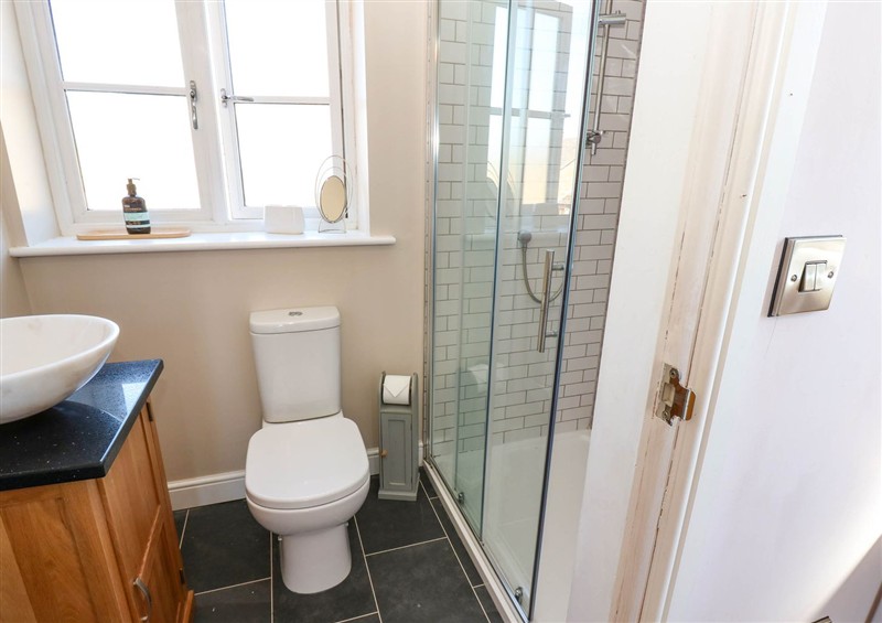 The bathroom at 14 Hill Close, Reeth