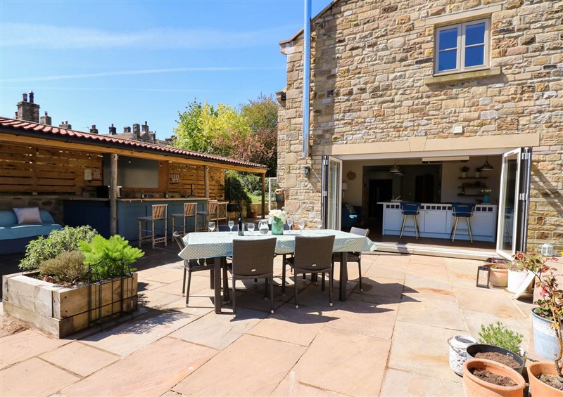 The patio at 14 Hill Close, Reeth