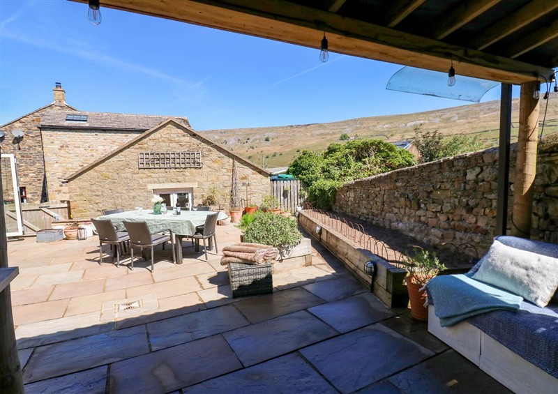 The setting (photo 4) at 14 Hill Close, Reeth