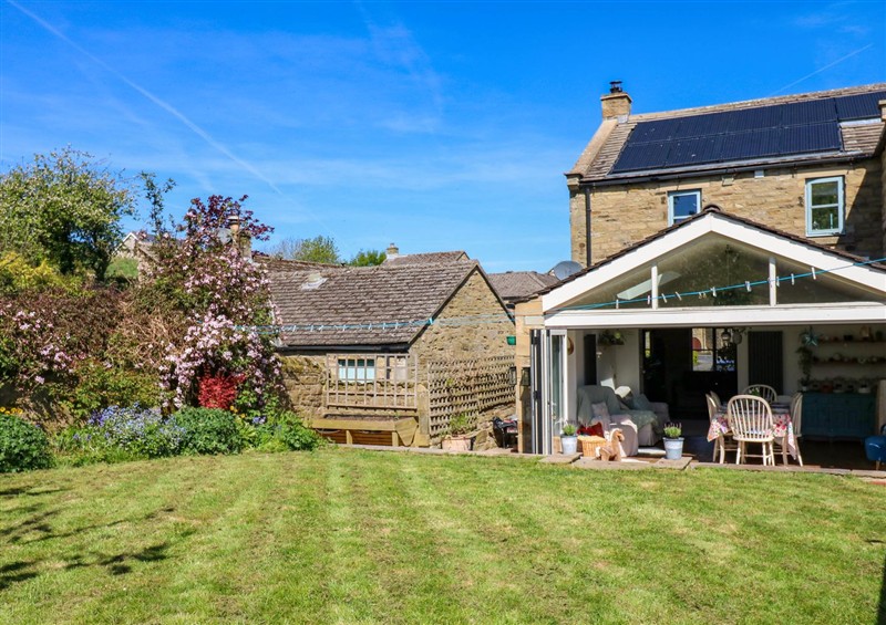 The setting of 14 Hill Close (photo 3) at 14 Hill Close, Reeth