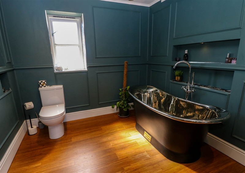 This is the bathroom at 14 Hill Close, Reeth