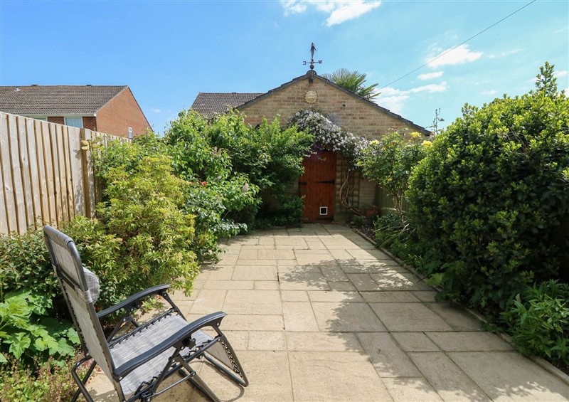 Enjoy the garden at 14 Shorwell, Netley Abbey