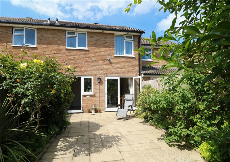 Outside at 14 Shorwell, Netley Abbey
