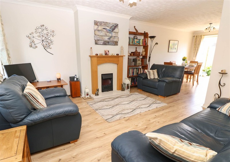 The living room at 14 Shorwell, Netley Abbey