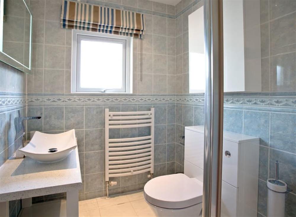 En-suite at 14 Spinnaker Quay in , Plymouth