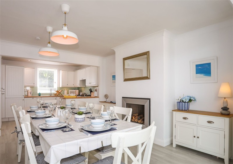 Dining room at 15 Llwyn Gwalch Estate, Morfa Nefyn