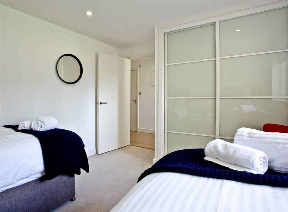 Twin bedroom (photo 2) at 15 Ocean Gate in Newquay, Cornwall