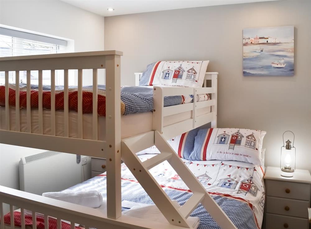Bunk bedroom at 15 Pebble Cottage in Camelford, Cornwall