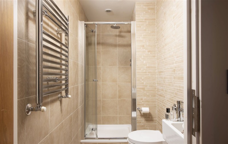 Bathroom at 15 The Sands, Cornwall