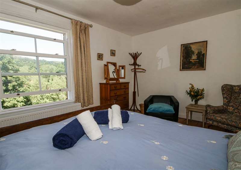 One of the 3 bedrooms (photo 2) at 157 Watling Street South, Church Stretton