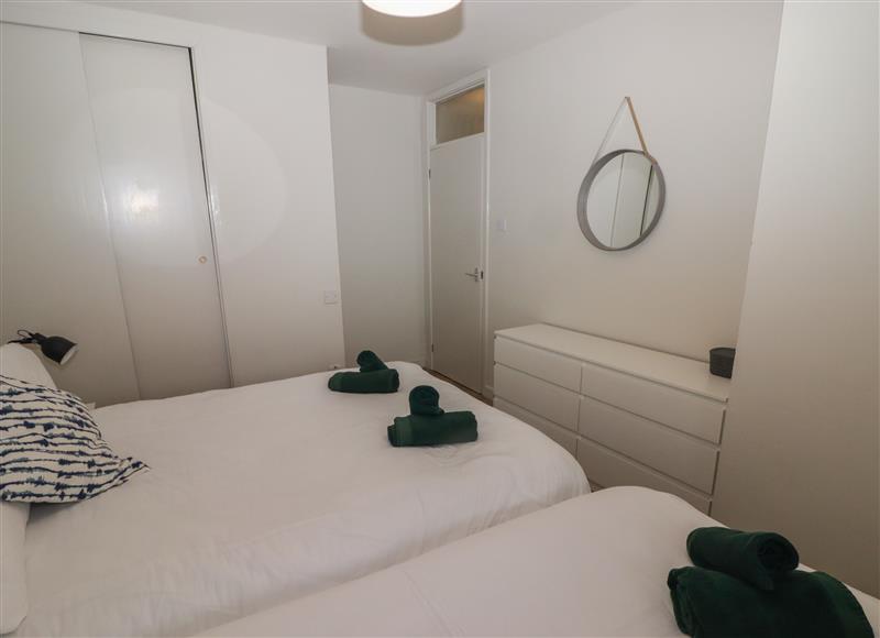 A bedroom in 16 Coedrath Park (photo 2) at 16 Coedrath Park, Saundersfoot