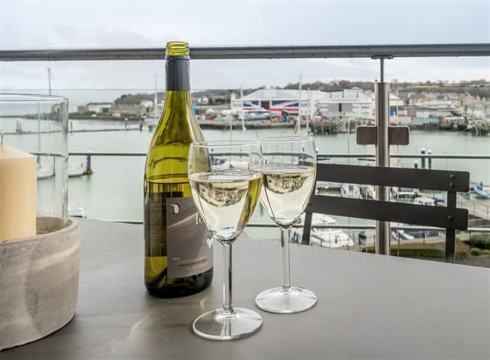 Balcony at 16 Marinus in Cowes, Isle of Wight