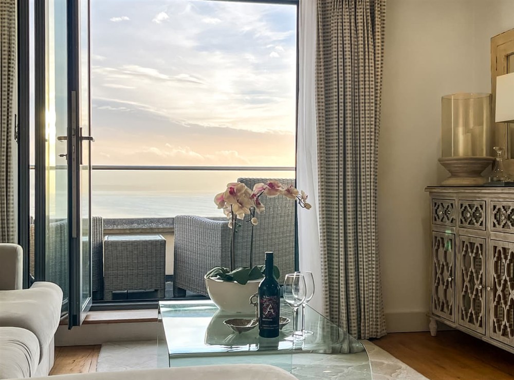 Living area at 16 Ocean Point in North Devon, England