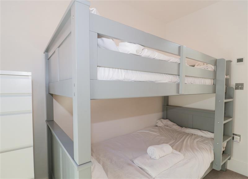 Bedroom (photo 2) at 16 Wakeling Island, Silverlake, Dorchester