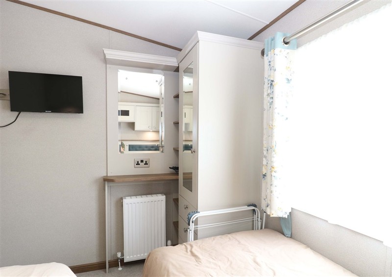 One of the bedrooms (photo 2) at 17 Castle Walk, Burgh Castle