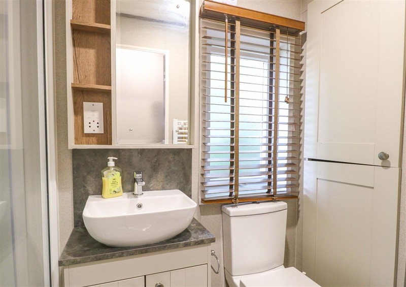 This is the bathroom (photo 2) at 17 Castle Walk, Burgh Castle