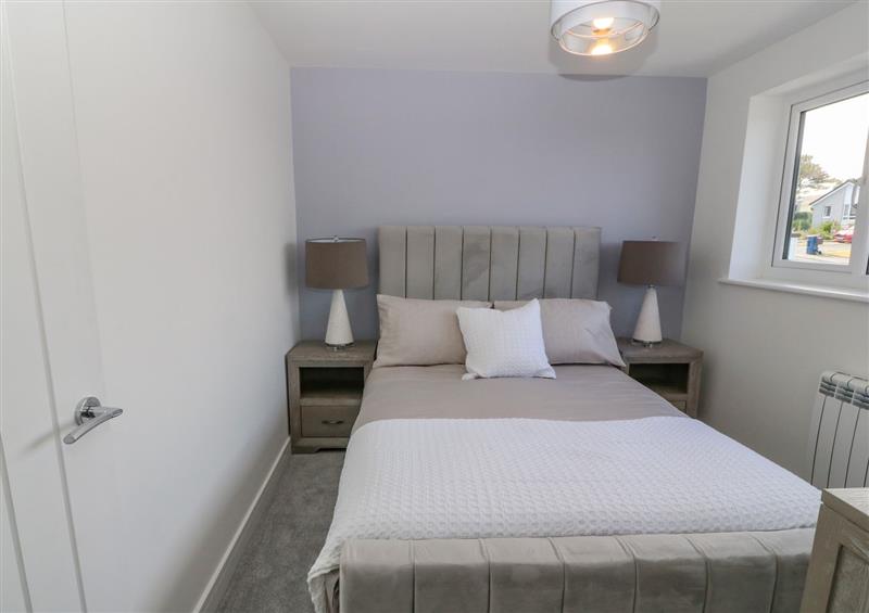 A bedroom in 17 Gwelfor Estate at 17 Gwelfor Estate, Cemaes Bay