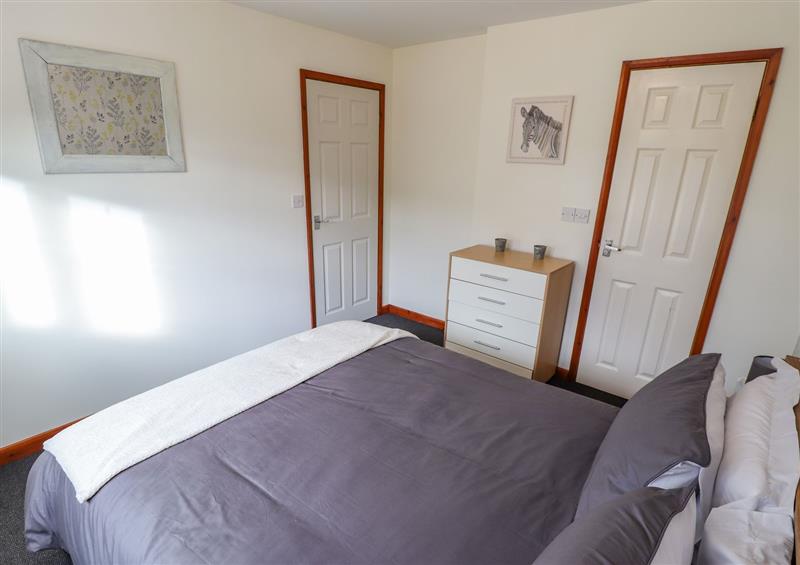 One of the bedrooms (photo 2) at 17 Kings Court, Kirton